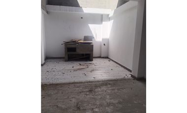 VENDO CASA CON DOBLE APARTAMENTO IMPERIO REAL