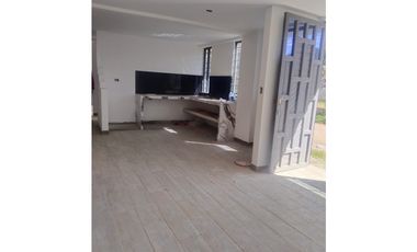 VENDO CASA CON DOBLE APARTAMENTO IMPERIO REAL