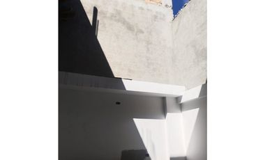 VENDO CASA CON DOBLE APARTAMENTO IMPERIO REAL