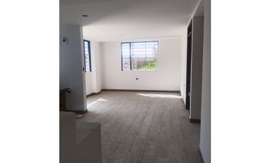 VENDO CASA CON DOBLE APARTAMENTO IMPERIO REAL