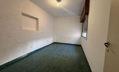 ALQUILER DPTO. 2 AMB AMPLIO LA TABLADA PATIO