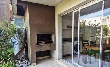 ALQUILER dos ambientes con jardín propio