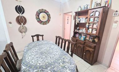 CASA 5 AMBIENTES SANTOS LUGARES JARDIN PERMUTA