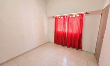CASA 5 AMBIENTES SANTOS LUGARES JARDIN PERMUTA