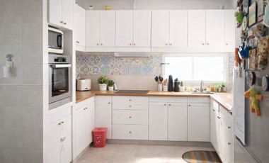 CASA 5 AMBIENTES SANTOS LUGARES JARDIN PERMUTA