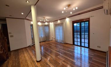 Venta Casa tipo duplex 5 amb en Quilmes.