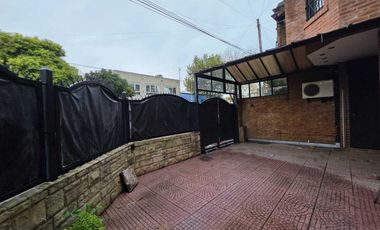 Venta Casa tipo duplex 5 amb en Quilmes.
