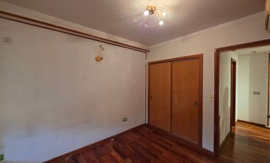 Venta Casa tipo duplex 5 amb en Quilmes.