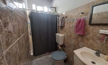 casa en venta con 2 departamentos