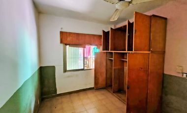CASA VENTA LA REJA A REFACCIONAR (2 CASAS)