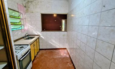 CASA VENTA LA REJA A REFACCIONAR (2 CASAS)
