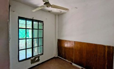 CASA VENTA LA REJA A REFACCIONAR (2 CASAS)