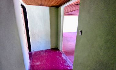 CASA VENTA LA REJA A REFACCIONAR (2 CASAS)