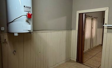 VENTA CASA 3 AMB + GALPON/ DEPOSITO COMERCIAL