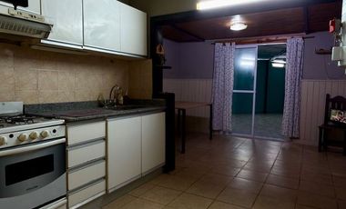 VENTA CASA 3 AMB + GALPON/ DEPOSITO COMERCIAL