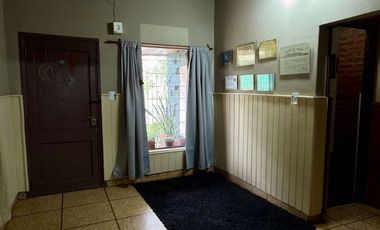 VENTA CASA 3 AMB + GALPON/ DEPOSITO COMERCIAL