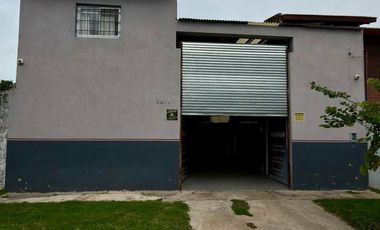 VENTA CASA 3 AMB + GALPON/ DEPOSITO COMERCIAL