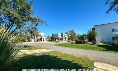 Casa 4 ambientes 190 m² en venta con cochera en Guernica