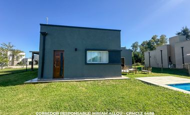 Casa 4 ambientes 190 m² en venta con cochera en Guernica