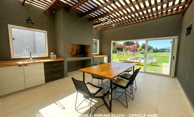 Casa 4 ambientes 190 m² en venta con cochera en Guernica