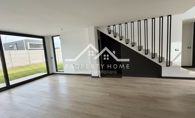 ARRIENDO CASA DE ESTRENO EN PIEDRA ROJA CHICUREO