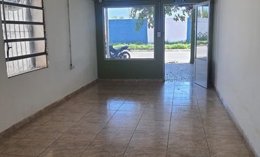 Alquiler anual de Local + casa sobre Av. Cura Gaucho en Villa Cura Brochero