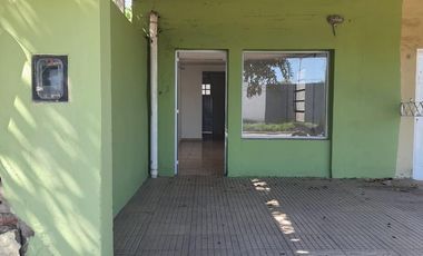 Alquiler anual de Local + casa sobre Av. Cura Gaucho en Villa Cura Brochero