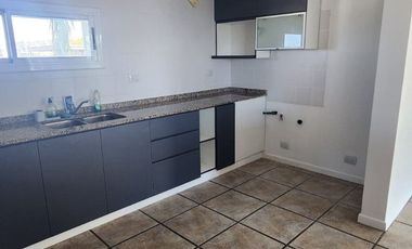 CASA EN ALQUILER CINCO LOMAS 3 DORM PILETA QUINCHO