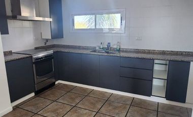 CASA EN ALQUILER CINCO LOMAS 3 DORM PILETA QUINCHO