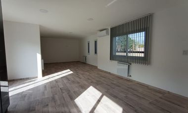 Alquiler | Casa a estrenar – Plottier