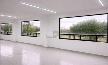 Edificio Comercial en Venta en Tlanepantla, Zona Satelite, Mundo E
