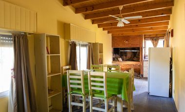 Casa con pileta y quincho en Villa Loguercio