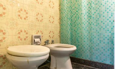 Casa con pileta y quincho en Villa Loguercio