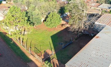 Se vende en Virasoro Corrientes. Esquina Con locales comerciales y 4 terrenos. En Esquina.