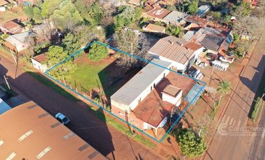 Se vende en Virasoro Corrientes. Esquina Con locales comerciales y 4 terrenos. En Esquina.