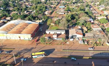 Se vende en Virasoro Corrientes. Esquina Con locales comerciales y 4 terrenos. En Esquina.