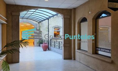 Local Comercial en Plaza Canning de 75 m2 en Primer Piso alquiler o venta