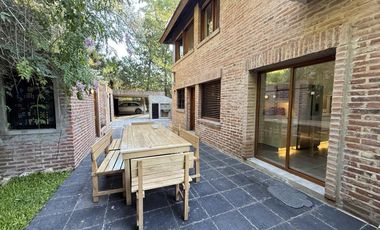 Casa en el barrio Los Naranjos - Ingeniero Maschwitz - Escobar