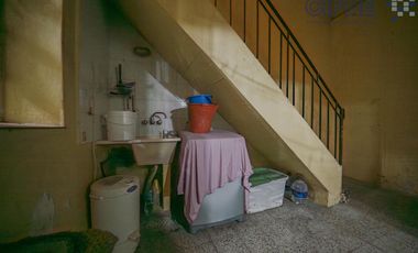 Casa de 6 ambientes en 2 plantas con 3 baños sobre lote propio de 8,66x20 con Garaje Patio Terraza