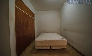 Casa de 6 ambientes en 2 plantas con 3 baños sobre lote propio de 8,66x20 con Garaje Patio Terraza