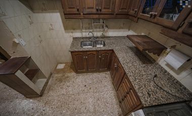 Casa de 6 ambientes en 2 plantas con 3 baños sobre lote propio de 8,66x20 con Garaje Patio Terraza