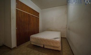Casa de 6 ambientes en 2 plantas con 3 baños sobre lote propio de 8,66x20 con Garaje Patio Terraza