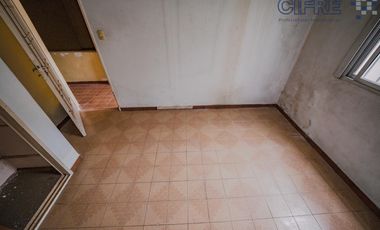 Casa de 6 ambientes en 2 plantas con 3 baños sobre lote propio de 8,66x20 con Garaje Patio Terraza