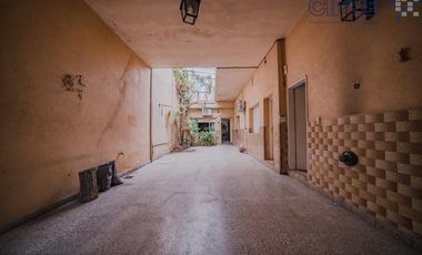 Casa de 6 ambientes en 2 plantas con 3 baños sobre lote propio de 8,66x20 con Garaje Patio Terraza