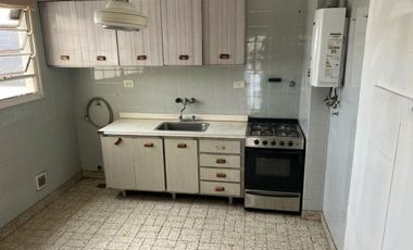 Departamento en alquiler sobre AV,MAIPU