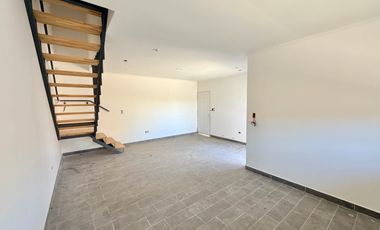 Duplex a estrenar con 1 dormitorio y cochera