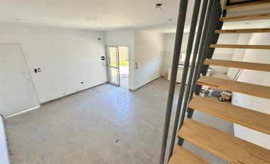 Duplex a estrenar con 1 dormitorio y cochera