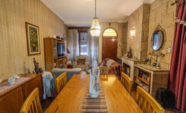 OPORTUNIDAD- Casa en venta 6ta Seccion / 3 Dorm / 2 Baño / Cochera / Patio