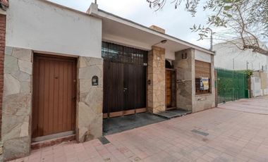 OPORTUNIDAD- Casa en venta 6ta Seccion / 3 Dorm / 2 Baño / Cochera / Patio