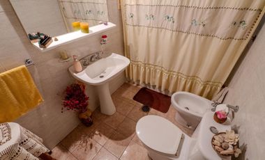 OPORTUNIDAD- Casa en venta 6ta Seccion / 3 Dorm / 2 Baño / Cochera / Patio